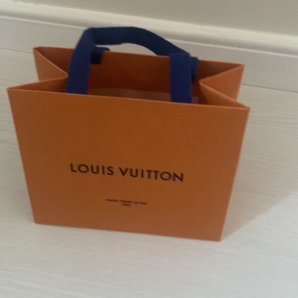 Louis Vuitton Pull Style Box & Bag - Picture 7 of 9